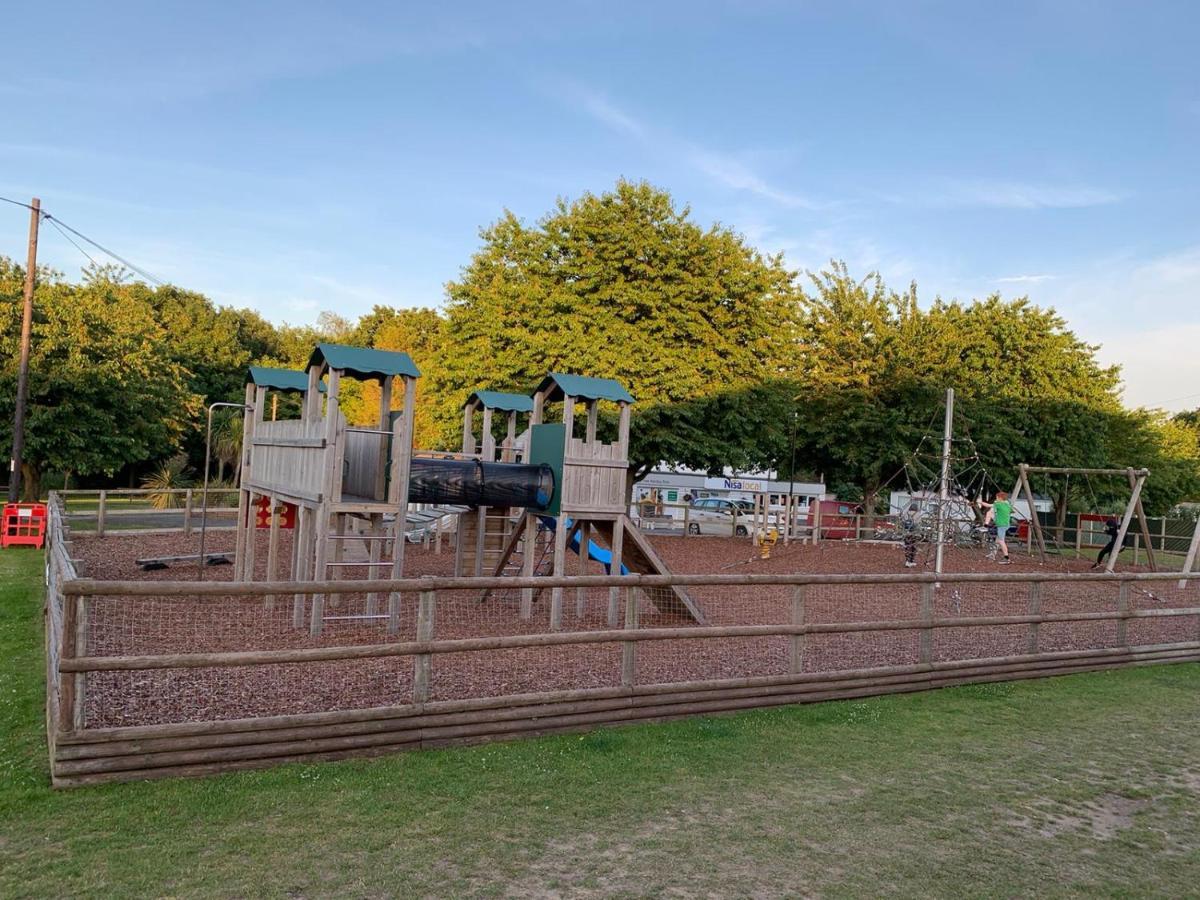 Norfolk Caravan Staycation Pet Friendly Belton with Browston Kültér fotó
